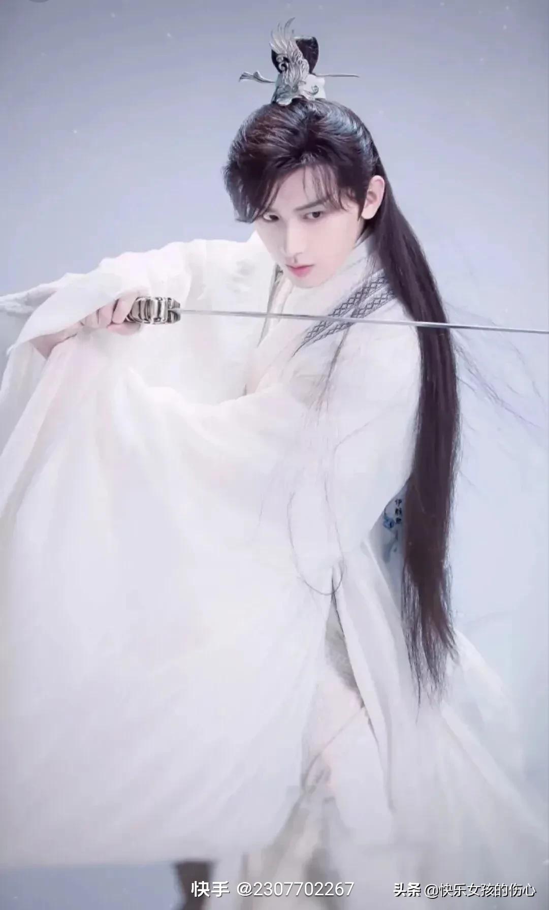 形容古代开朗帅气男子外貌的句子,描写古代男子温润儒雅气质的句子