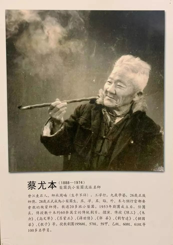 一个想变成蚯蚓的男人，和一个想变成鹅的女人