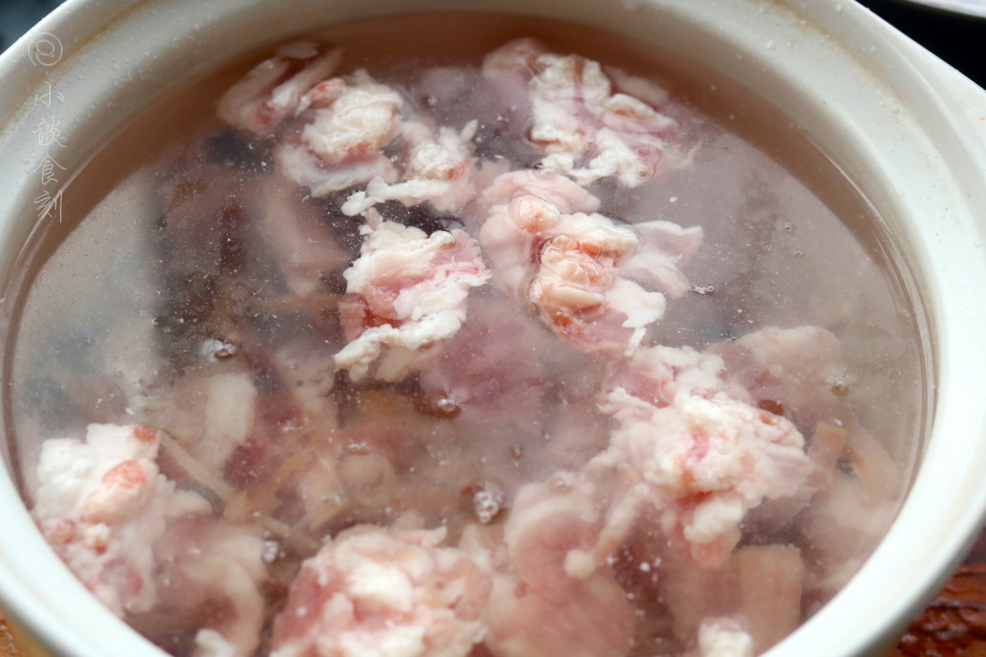 墨鱼加猪肉的家常做法,猪肉炖墨鱼怎么做才好吃