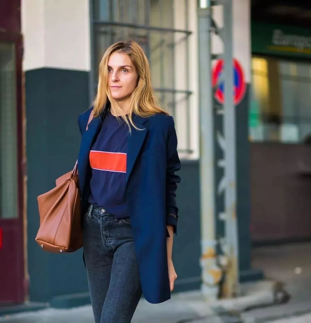 刘雯高圆圆必备私服,刘雯高圆圆女神都钟爱纯色连衣裙