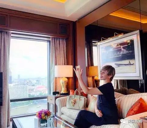 日本男子花费200万整容变成狗,日本整容小哥