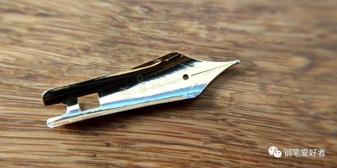 顶级钢笔品牌测评,金尖pelikan钢笔测评