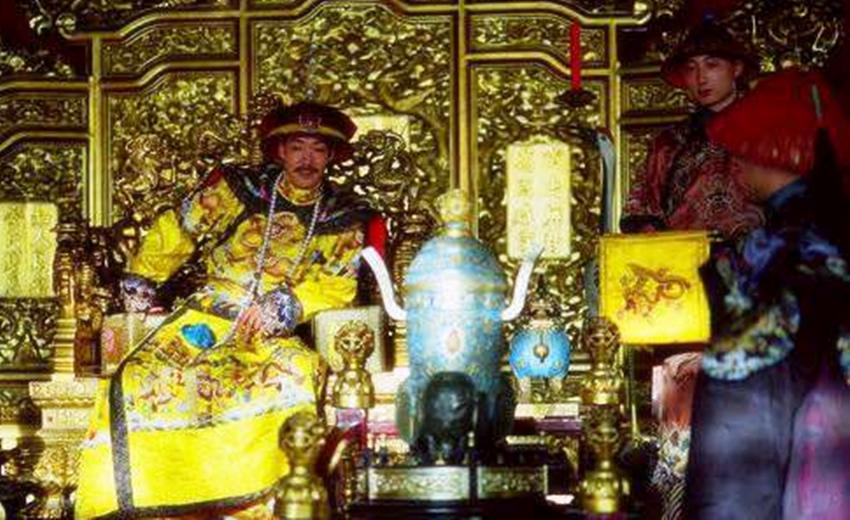 嘉庆皇帝为国操劳了一生,为什么最终却是个“失败者”?