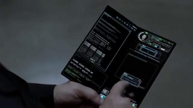 这段时间被折叠手机刷屏，其实这部美剧早就预言了，还是三折叠机