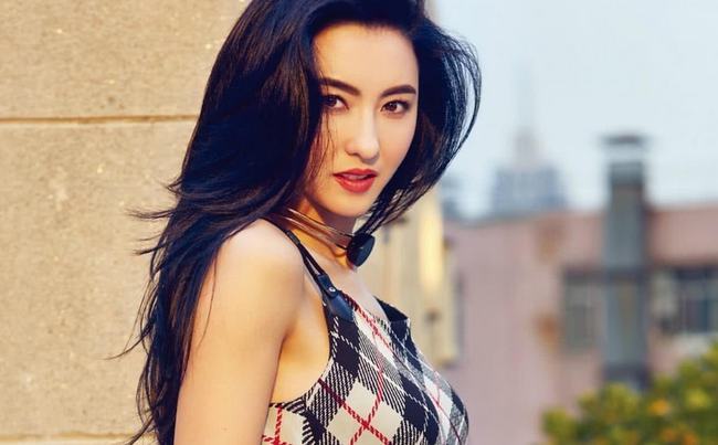 桃花眼适合什么脸型女,妩媚的女生适合什么眼型