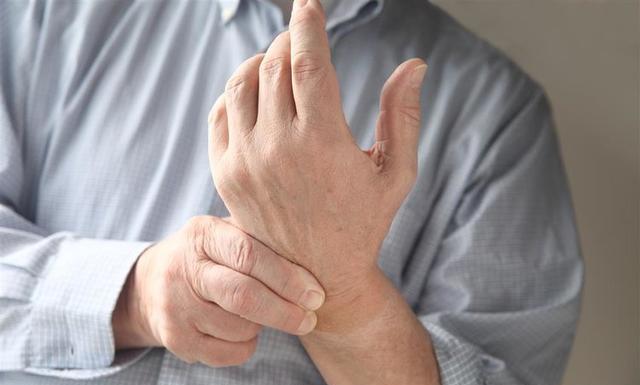 痛风发作有什么办法可以快速止痛,痛风吃布洛芬可以快速止痛吗