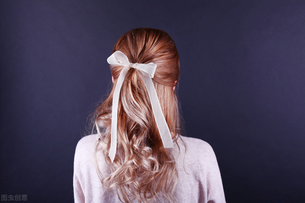 染发后长出新头发不尴尬的颜色,染发后新的头发长出来分层的尴尬