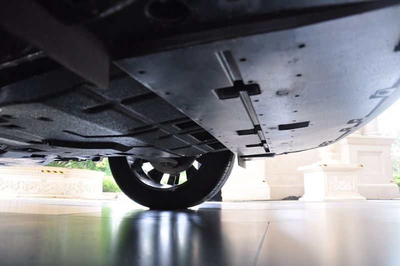 东风标致有一款动力强的车,驾驶感受最好的纯电动suv