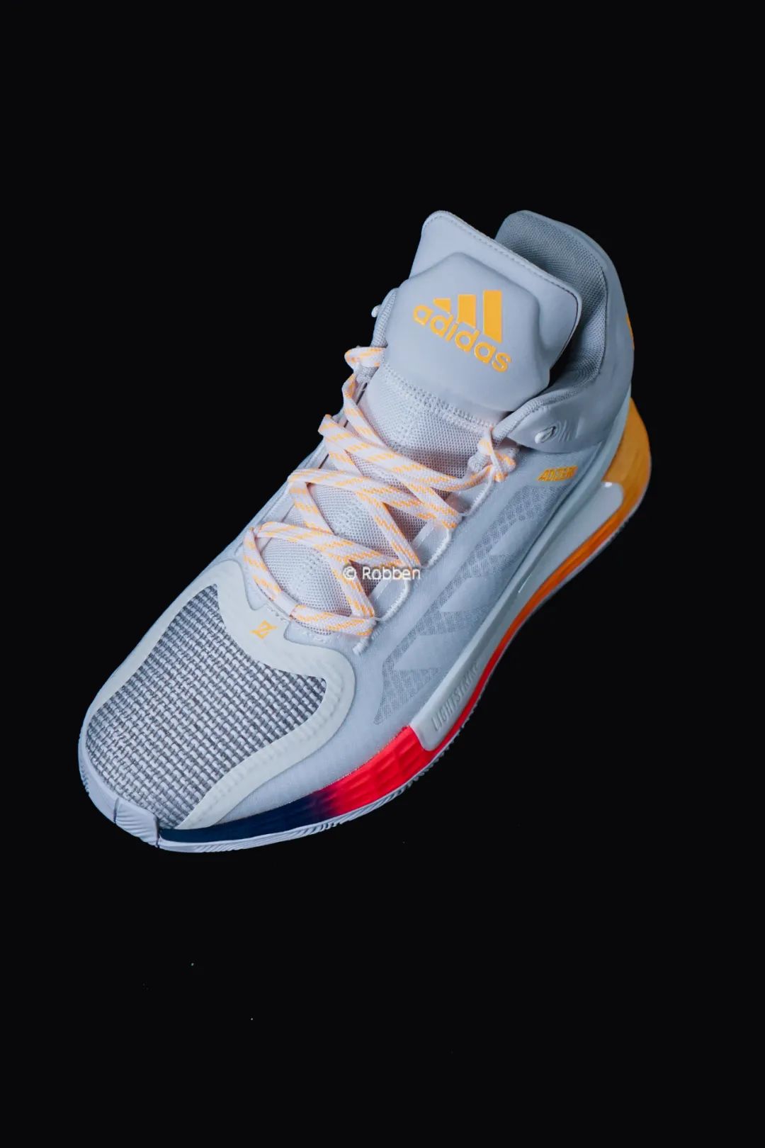 与罗斯11外形相像的鞋,罗斯11和米切尔3怎么选