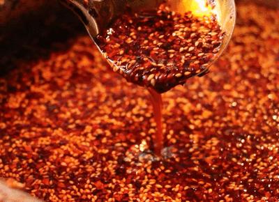 川娃子红油制作过程,正宗川式红油正规做法操作流程