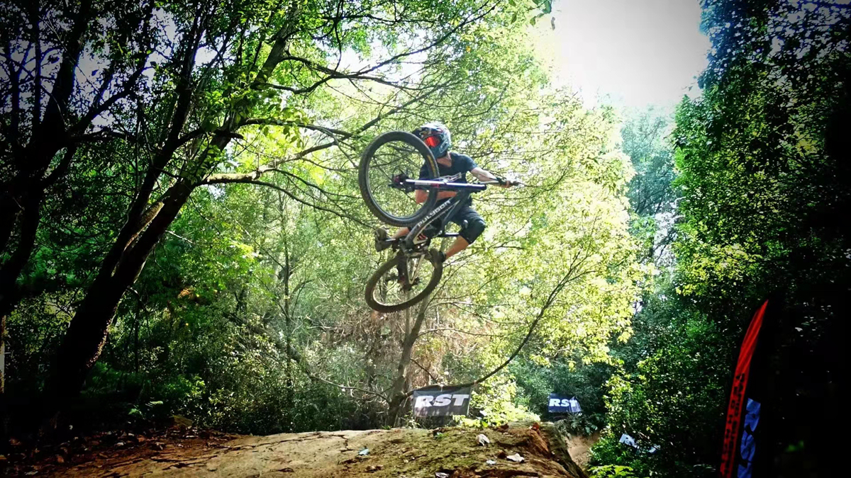 肖聪丁再刚重庆速降,肖聪速降冠军录像