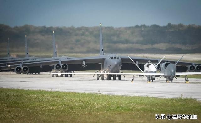 美军现役三大主力战略轰炸机b-1b,b-1b枪骑兵超音速轰炸机发动机