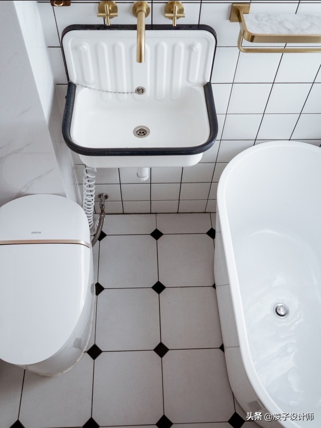 小卫生间放下了mini小浴缸,3平米小卫生间放浴缸