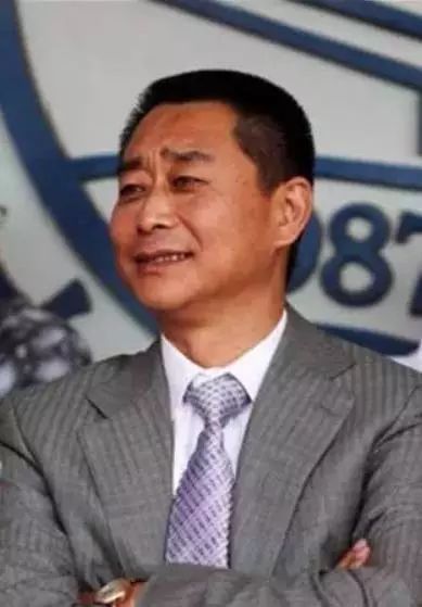 奔驰中国第一任车主,第一代奔驰车主是谁