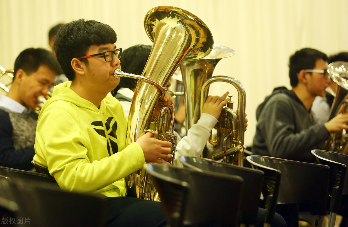 社恐大学生开学如何自我介绍,社恐怎么自我介绍初中