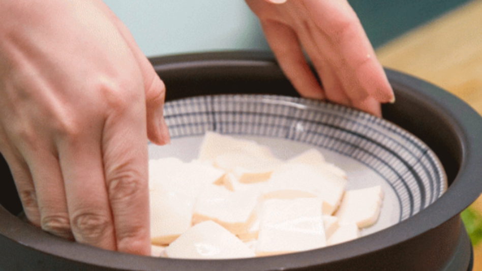 易江南犹古镇，乡土艺术气息，舌尖的美食风味