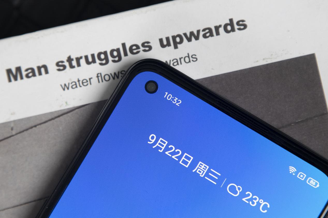 主打性价比的游戏本,主打性能性价比高的手机