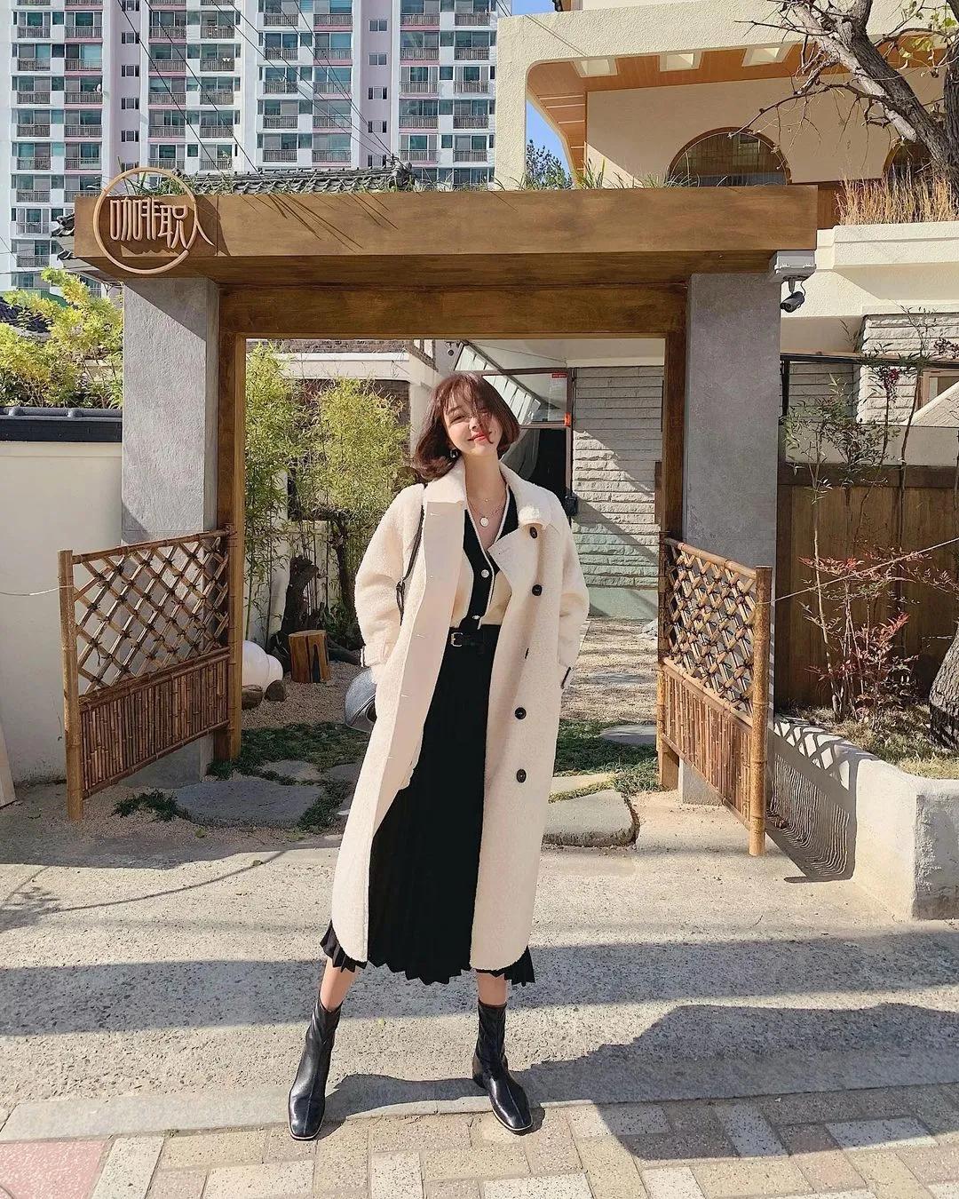 冬款大衣搭配连帽毛衣,大衣内搭毛衣裙冬中长款