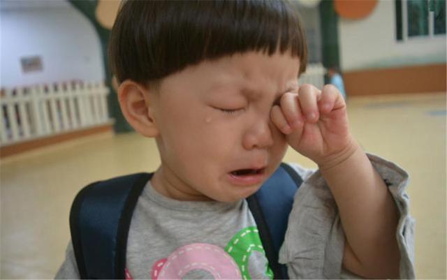 孩子上幼儿园都有哪些不适应,小孩上幼儿园不适应是什么症状