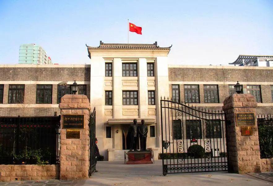 我国曾经流通过的10000元钞票，一张就能在一线城市买套房子