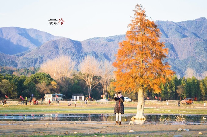 「徽州冷」宏村秋深晴少，友谊地久天