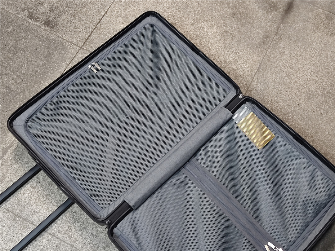 地平线8号旅行箱对比旅美旅行箱,2023年最流行的高端旅行箱