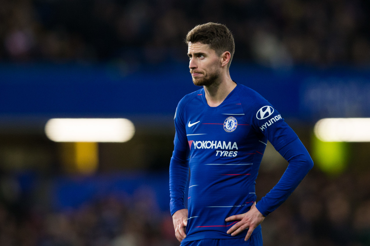 乱花渐欲迷人眼媒体经济烟雾弹，高层操作看不懂球迷一厢情愿