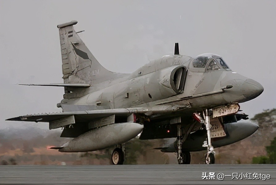 缇庡啗绌哄啗瑁呭澶у叏,閭ｄ簺骞村厰瀛愭悶鍒扮殑瑁呭