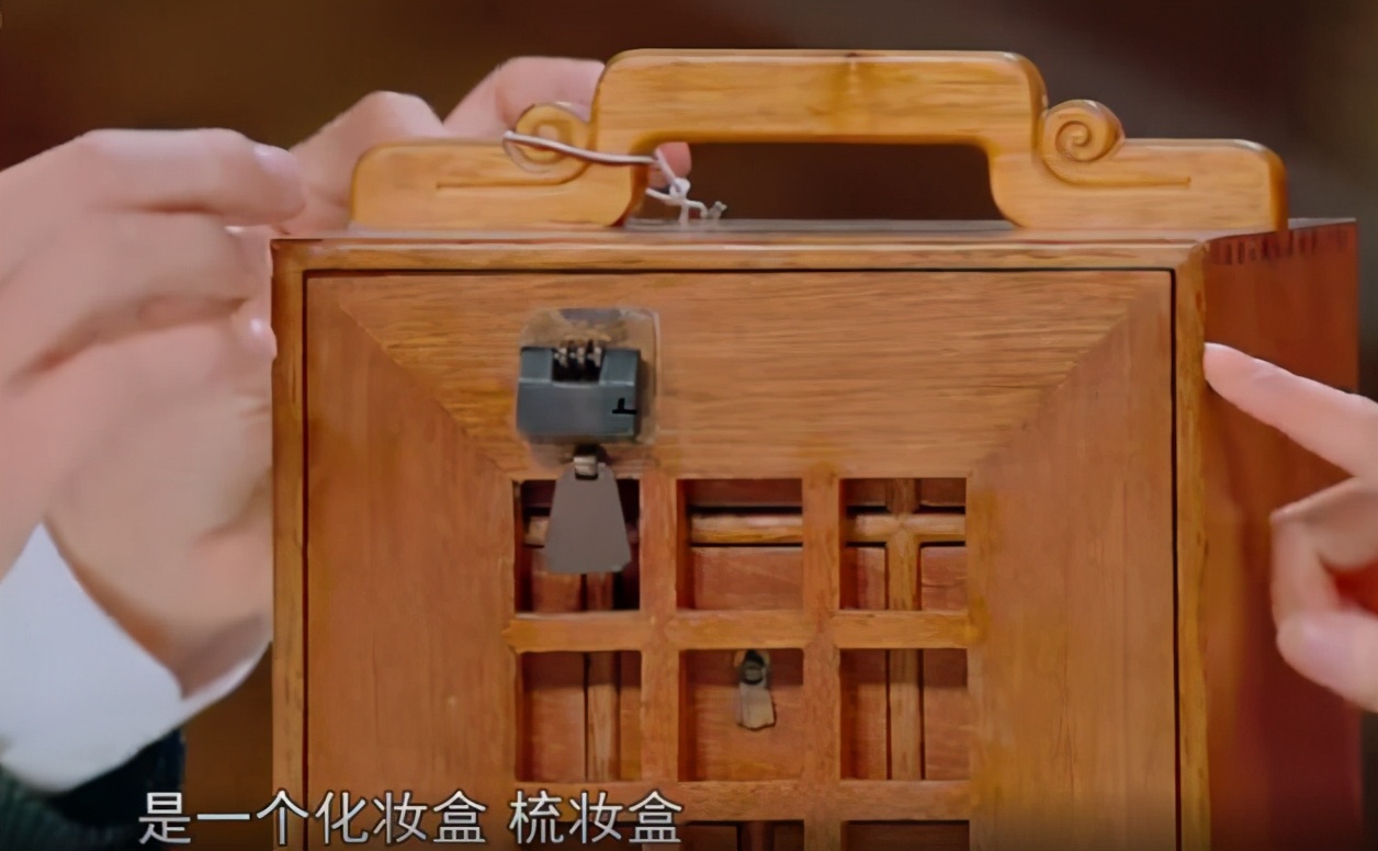 木制工艺品获央视点赞、手制包秒杀爱马仕、螳螂车羡煞万人……