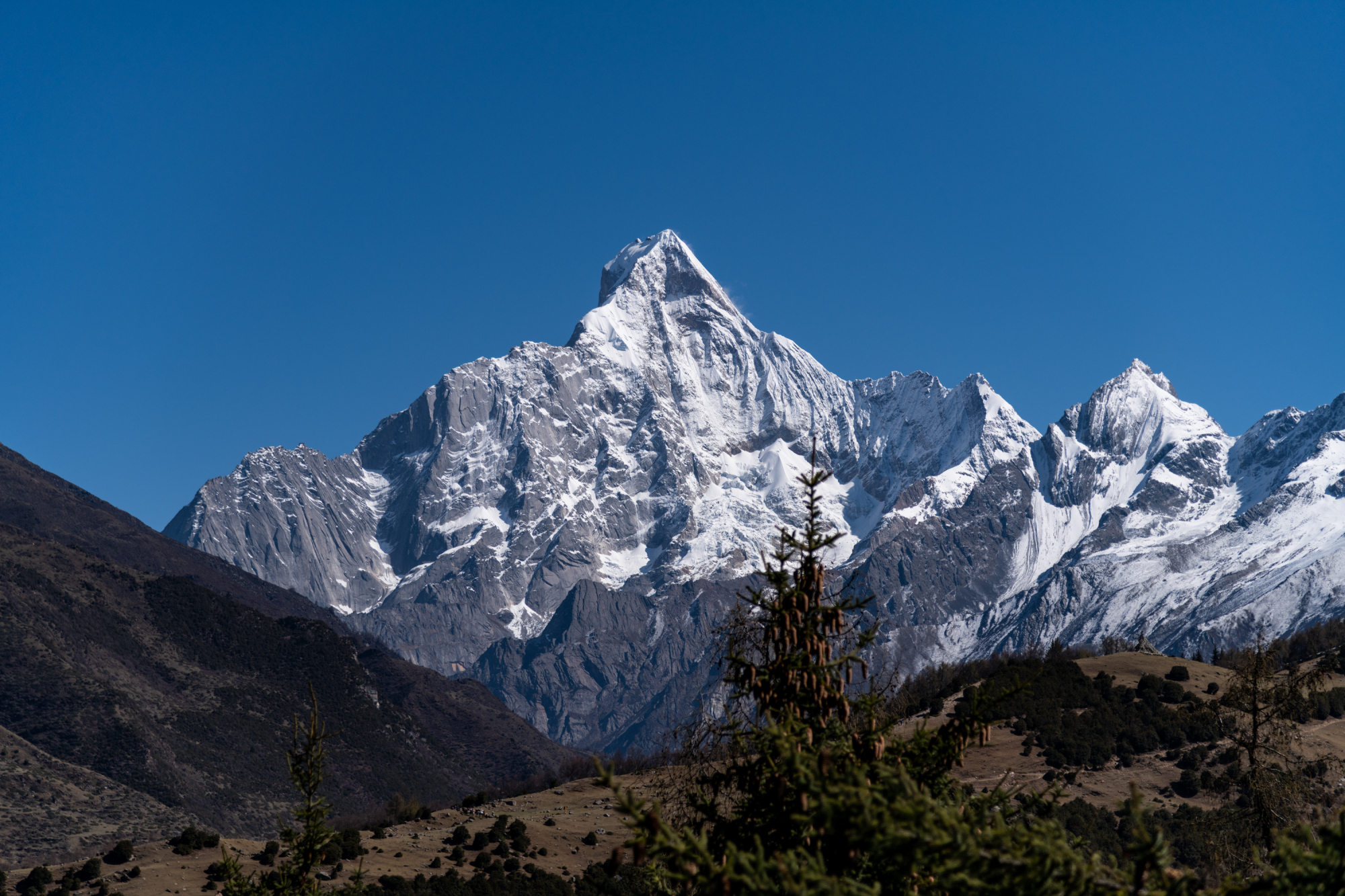 川西最容易看雪山的观景台,川西美景在路上视频