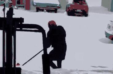 骨科医生提醒雪天摔倒易受伤部位,下雪天摔倒怎么及时处理