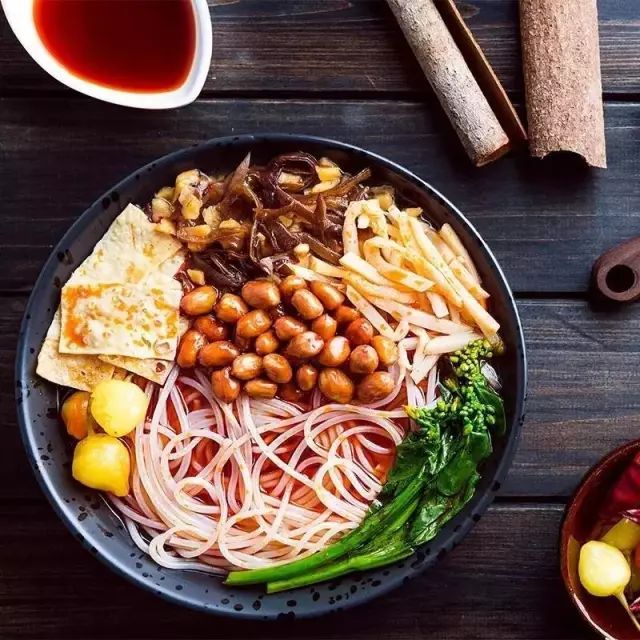 制作原汁原味的螺蛳粉,柳州原汁原味浓汤螺蛳粉