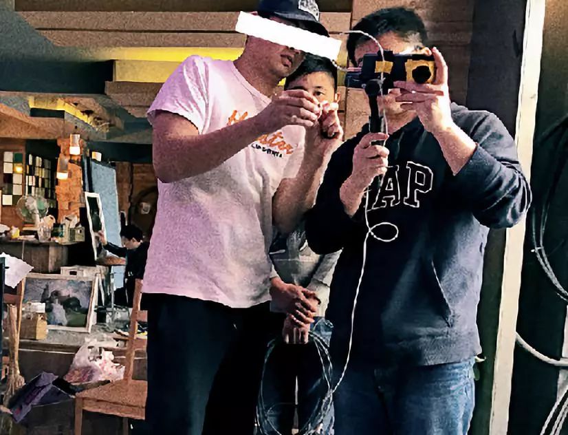 “我,4000万院线电影总导演,入围戛纳,如今在卖火锅底料!”