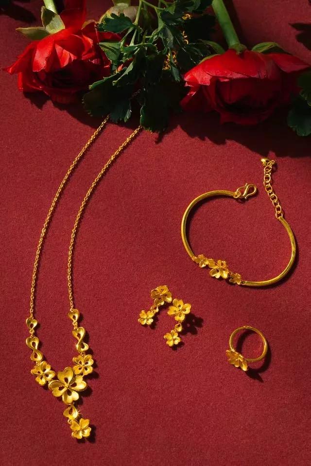 结婚三金到底怎么买划算,婚后三金怎么保养