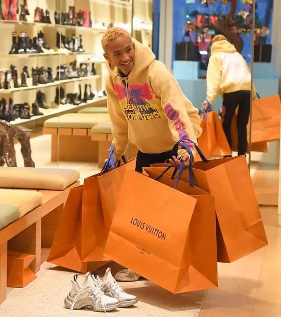 闲鱼上25块钱的东西,闲鱼50元买二手手机