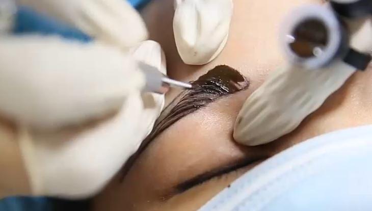 新手纹绣师眉毛不留色怎么办,纹绣师不小心把眉头做长的咋办