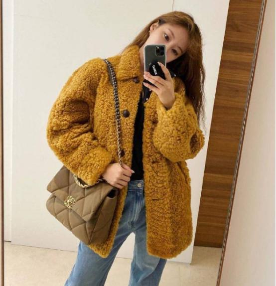 朴孝敏惊艳写真,朴孝敏穿黑白格子的衣服