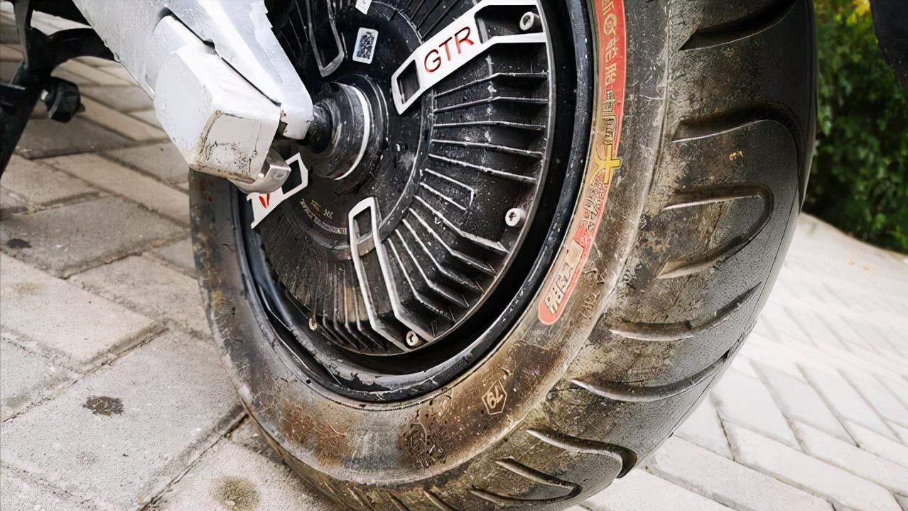 冬天路滑电动车怎么防滑小技巧,冬天电动车防滑