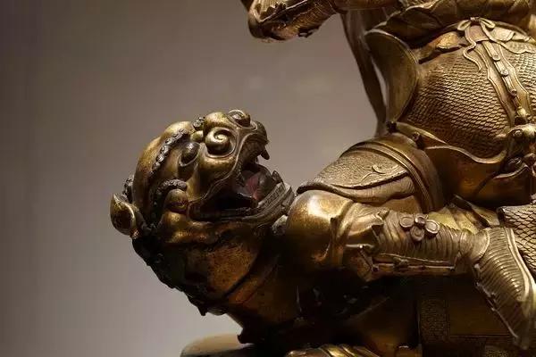 清代铜鎏金佛像的鉴定,清代铜鎏金无量寿佛像