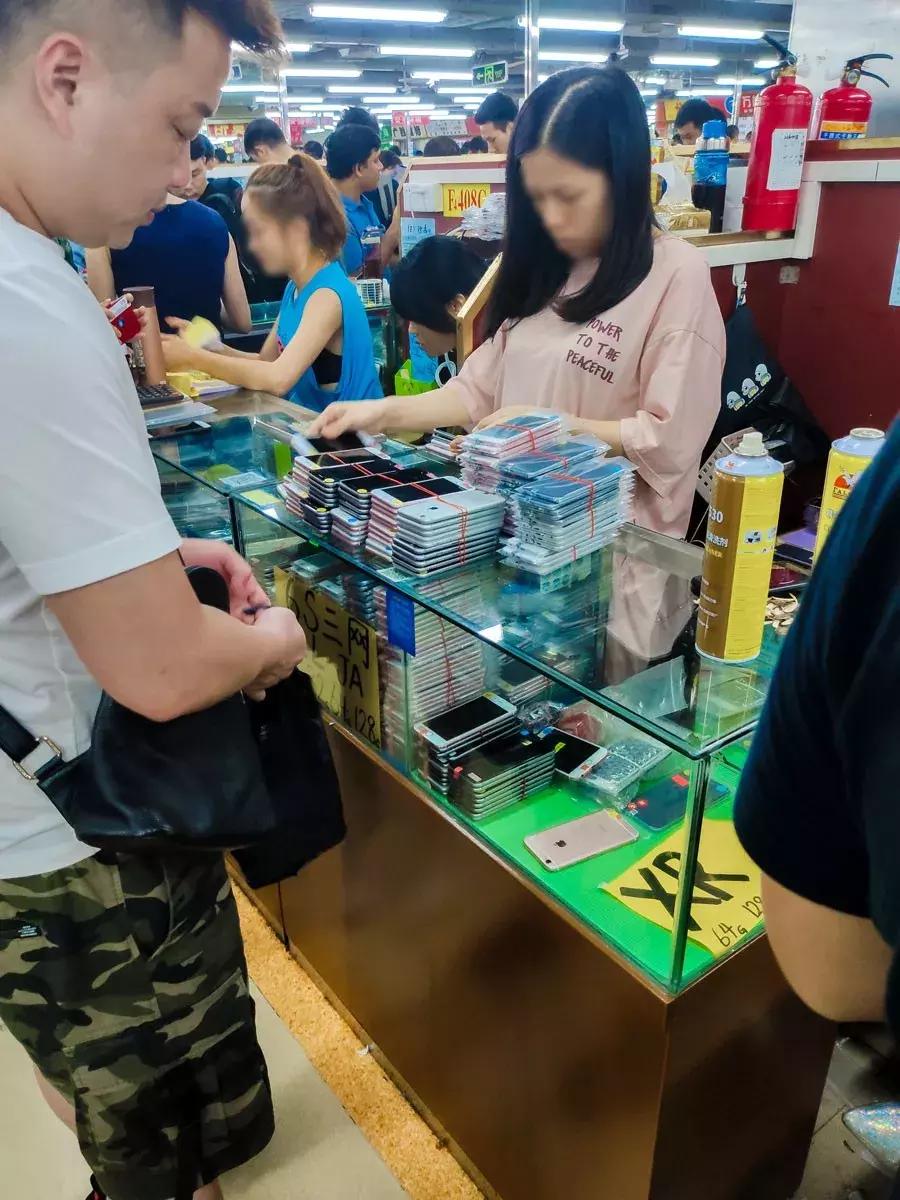 60秒赔了100万！在华强北倒腾“二手机”，比炒股刺激多了…