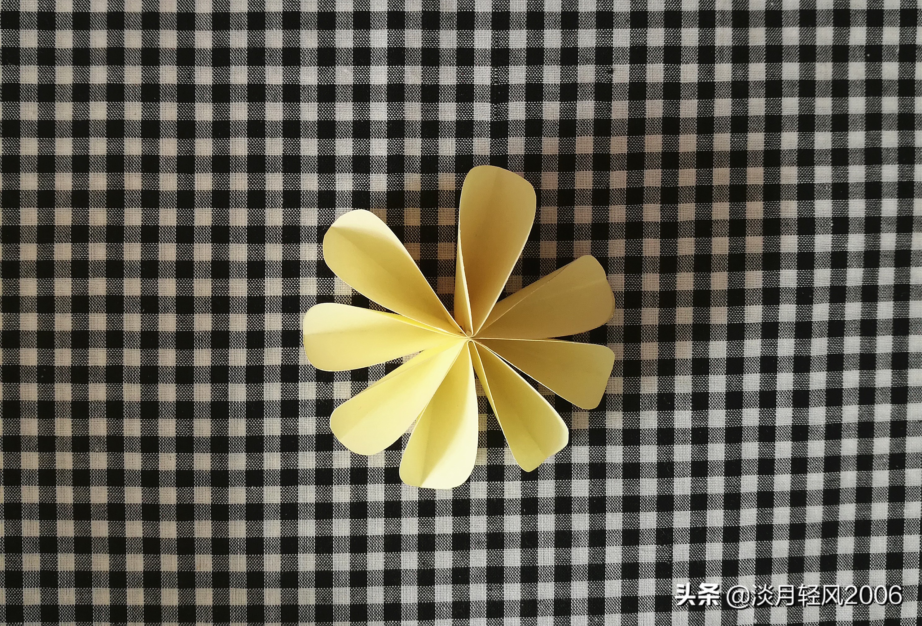 手工卡纸简单立体小花,彩色卡纸立体手工