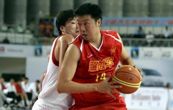 一家三口两国手，儿子是“王治郅接班人”，儿媳是“亚洲蝶后”