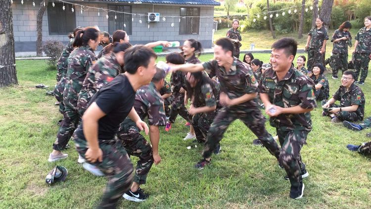 老乐山暑期教师素质拓展暨团队建设训练营开启