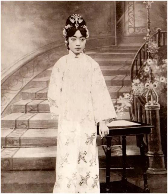 末代皇后婉容简介,末代皇后婉容风华绝代