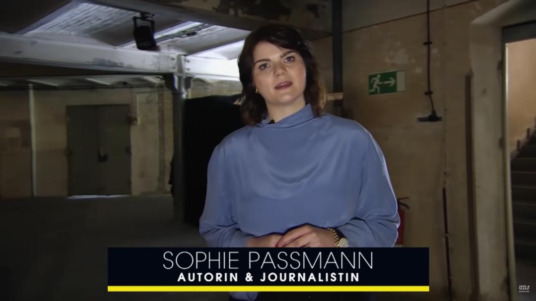 她把陌生男人发来的*体下**自拍照，做成了展览