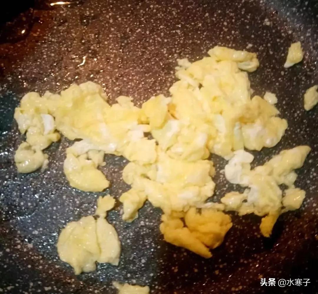 炒河粉的粉需要焯水吗,炒河粉时河粉用不用焯水