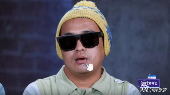 他被骂，因为把《爱情买卖》唱得太高级