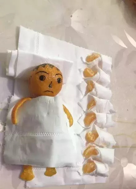 肚子大了,该怎么和家里人解释啊!哈哈哈让你再吃那么多...