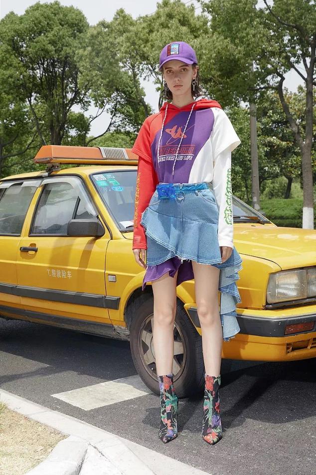 杨幂与倪妮的穿搭,杨幂倪妮穿衣时尚技巧