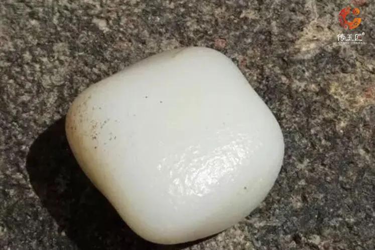 一泡尿尿出几十万大洋的翡翠,一泡尿浇出天价宝石